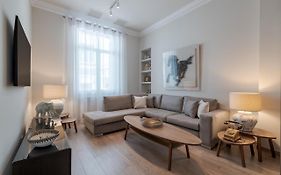 Historic Plaka'S Deluxe Apartment